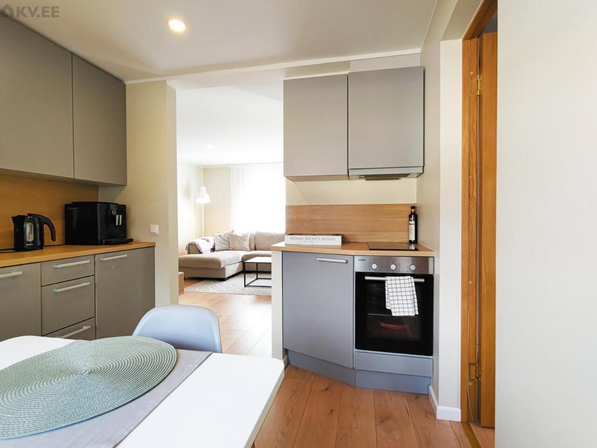 Karjamaa Apartment - Garden, Free Parking, Air Conditioning Parnu Luaran gambar